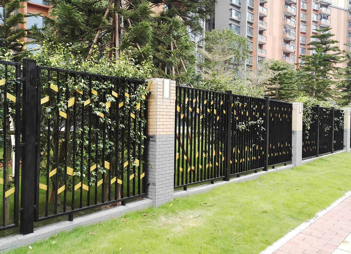 Residential community outside barrier propterty metal aluminum fence gallary